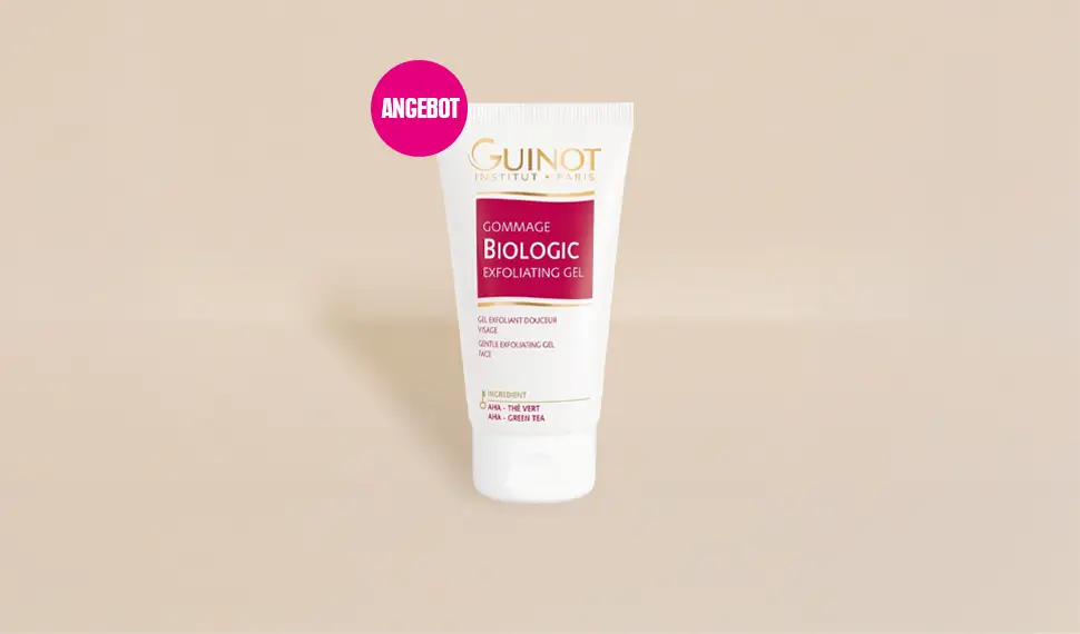 Tube Guinot Gommage Biologic Exfoliating Gel vor beige­farbenem Hintergrund, mit pinkem Kreis und weißer Aufschrift ‚Angebot‘ oben links.